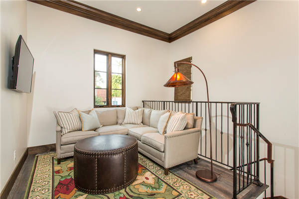 沈陽匯錦華府130平「地中?！寡b修設計風格案例